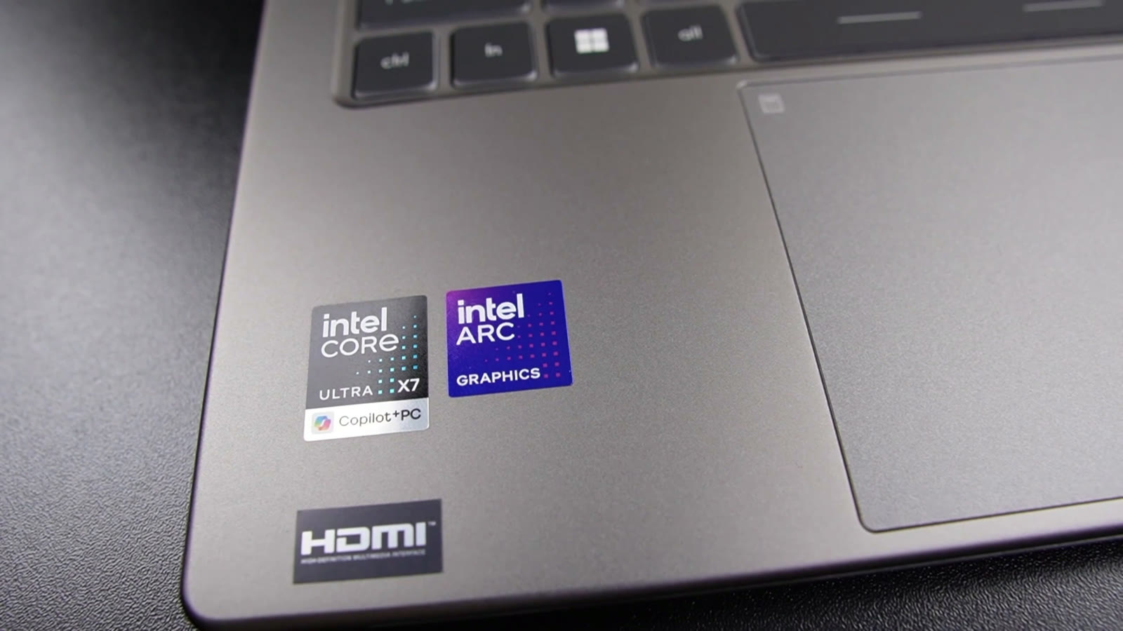 Testowany sprzęt: Core Ultra X7 i grafika Intel Arc, bez dedykowanej karty graficznej